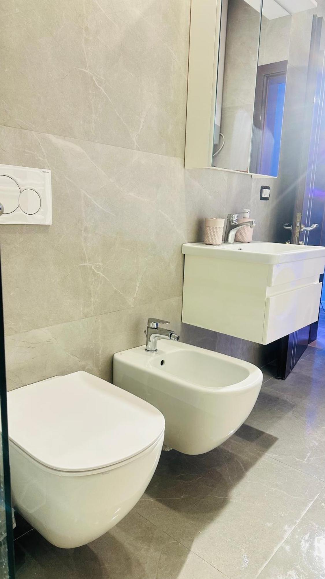 Bllok: Cozy Stay, 24/7 Self Check-in Apartament