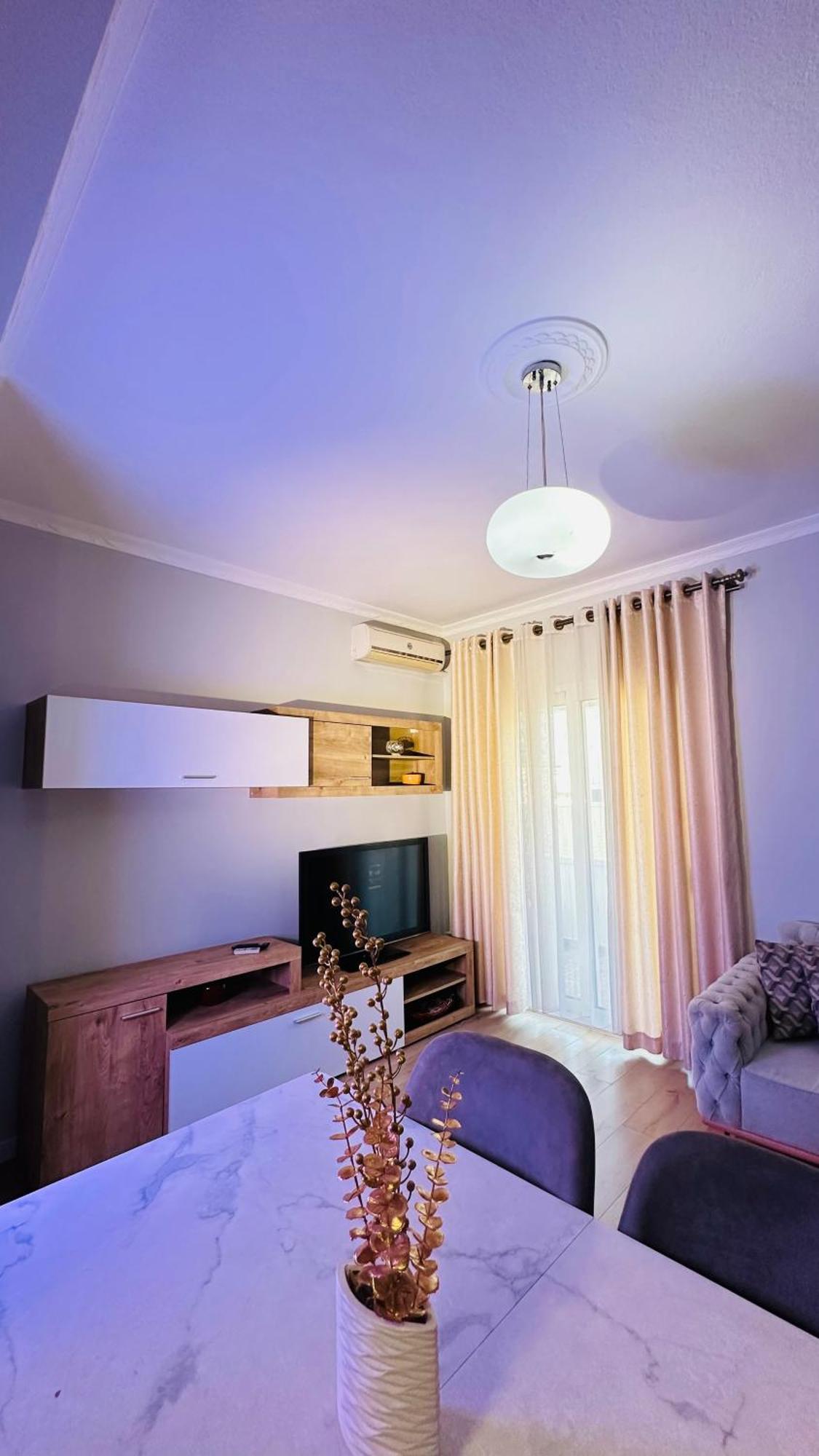 Bllok: Cozy Stay, 24/7 Self Check-in Apartament Tirana